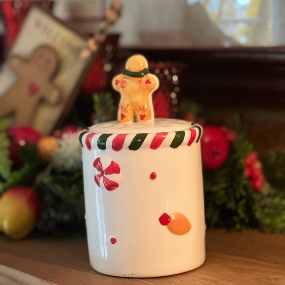 Vintage Christmas Gingerbread Man Sugar Cookie Jar - Picture 7 of 7
